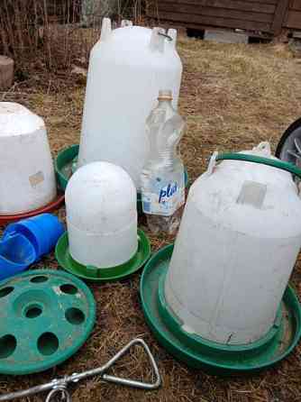 Kanojen ruokinta ja juoma astioita Harjavalta