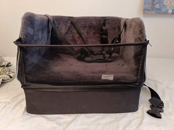 Trixie autoistuin / turvaistuin koiralle Vantaa - valokuva 1