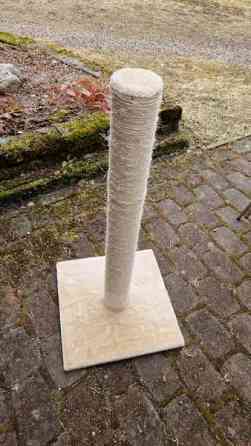 Kissan raapimistolppa Vantaa