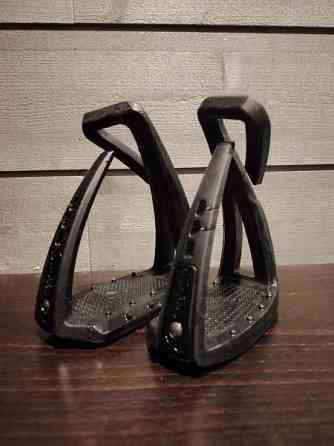 Free Jump Lite jalustimet Туусула