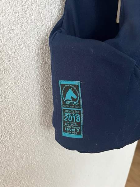 Turvaliivi, CRW, child medium Tampere - valokuva 3