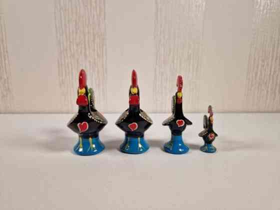 Vintage käsinmaalattu "Good Luck Rooster" koristekukko 4 kpl, metallia Lahti