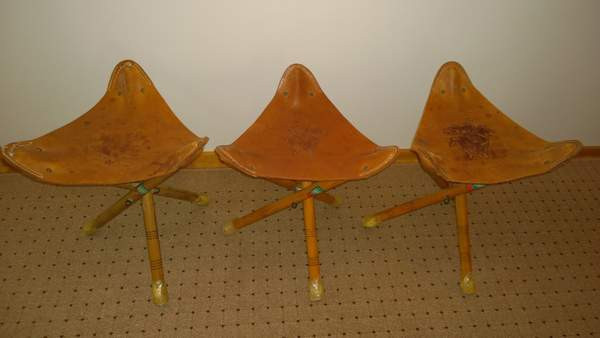 Ratsastaja Hevosella kolmio parkanahka/puu jakkara Kauniainen - valokuva 4