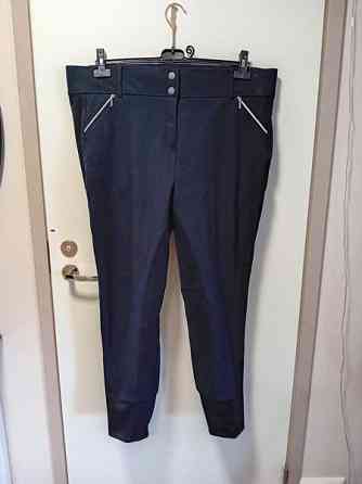 Kahdet isot r.housut 52 ja 54 Alavus