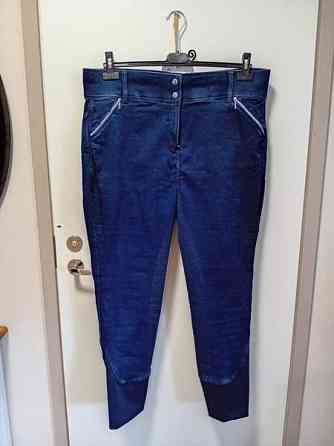 Kahdet isot r.housut 52 ja 54 Alavus