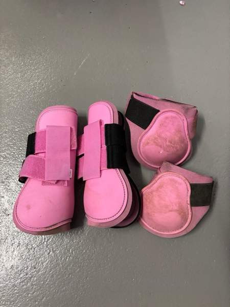 Pony suojasetti Nurmijaervi - photo 1