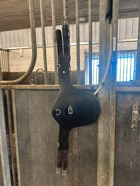 110cm musta panssari Lohja - valokuva 1