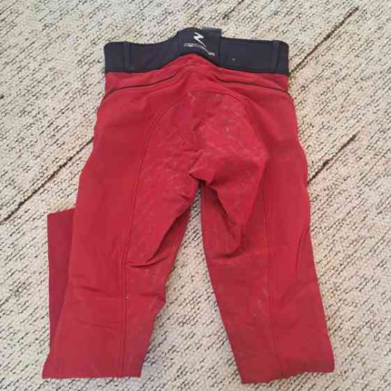 Ratsastusvaatetta Haemeenlinna