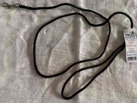 Uusia näyttelyhihnoja koiralle. Laskuvarjokankaasta valmistettu Lohja