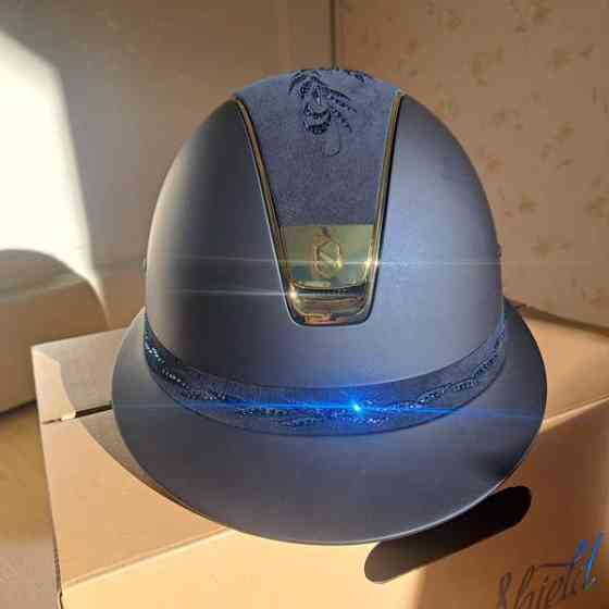 Miss Shield, Samshield Haemeenlinna