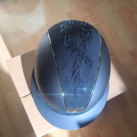 Miss Shield, Samshield Haemeenlinna