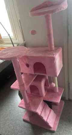 Kissan kiipeilypuu Jaervenpaeae