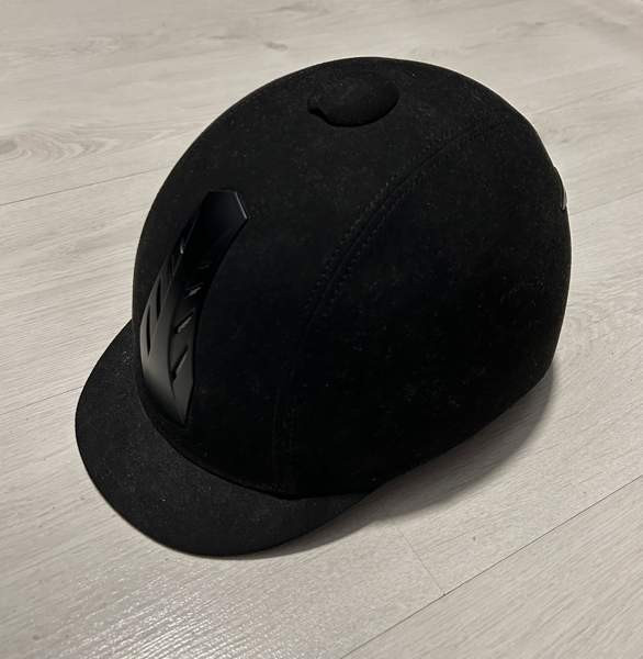 Ratsastuskypärä Tampere - valokuva 1