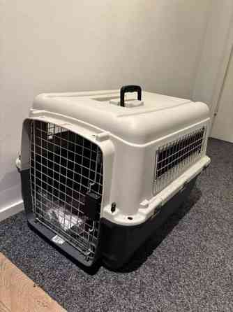 Käyttämätön Koiran kovamuovinen lentokuljetushäkki. Helsinki