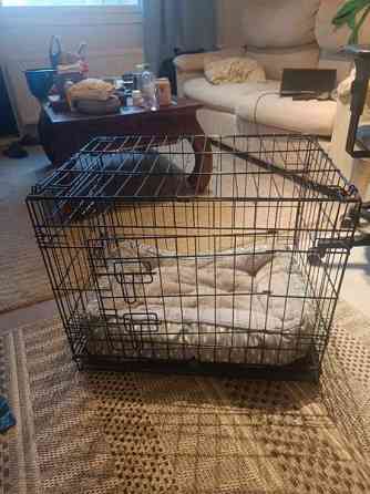 Kevytrakenteinen eläinhäkki esim koiralle ja pehmuste (61cmx43cmx51cm) Espoo