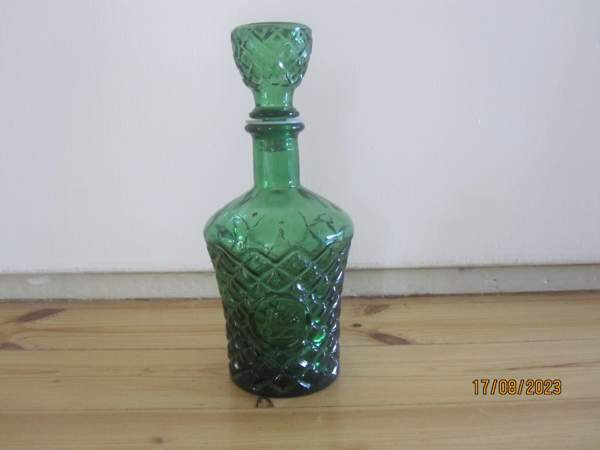 Vihreä kuviolasinen pullo lasikorkilla Kouvola - valokuva 1