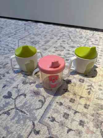 Kolme nokkamukia Helsinki