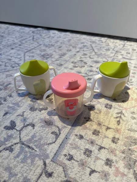 Kolme nokkamukia Helsinki - valokuva 1