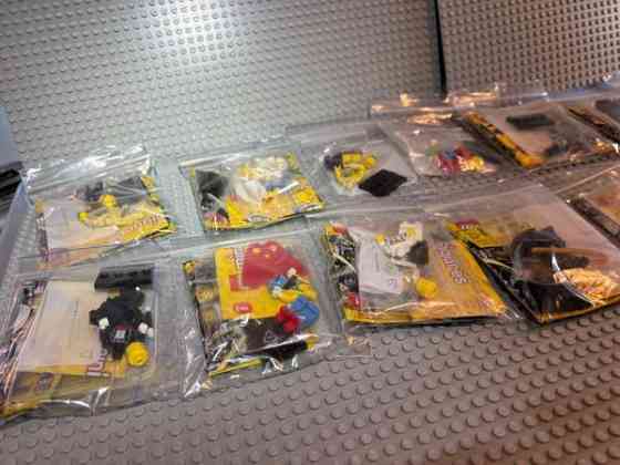 Lego Minifigure Series 1 , kaikki 16 minifiguuria , 8683 Lappajärvi