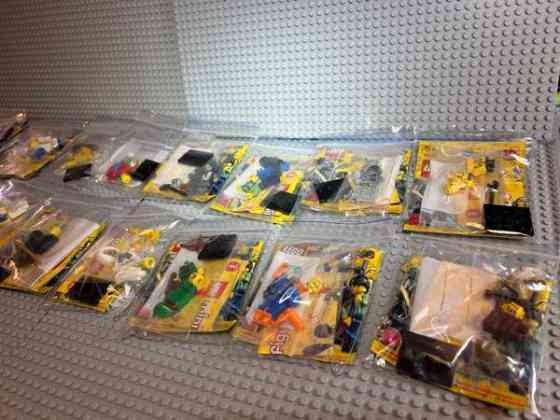 Lego Minifigure Series 1 , kaikki 16 minifiguuria , 8683 Lappajärvi