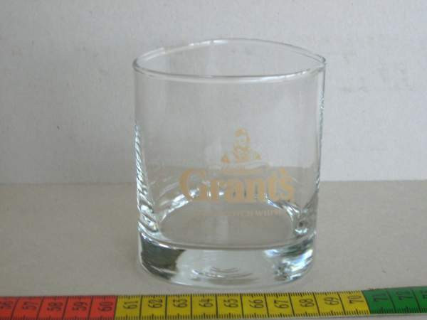 William Grant's viskilasi kolmikulmainen Vantaa - valokuva 3