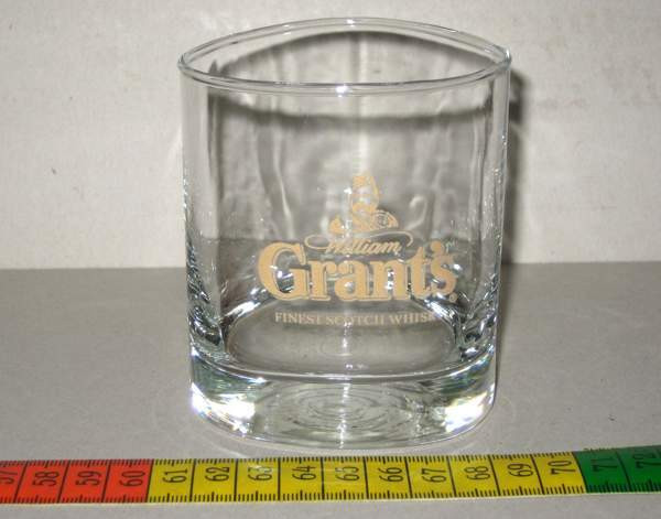 William Grant's viskilasi kolmikulmainen Vantaa - valokuva 1