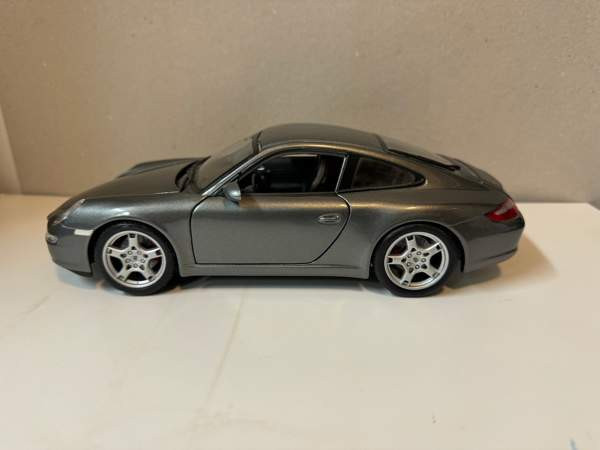 Porsche Carrera pienoismalli scala 1:18 Haemeenlinna - photo 1
