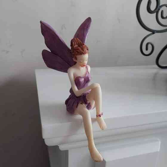 Kaunis istuva keiju Raisio