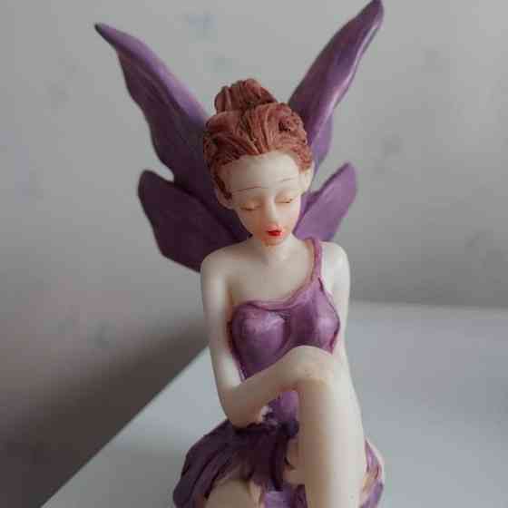 Kaunis istuva keiju Raisio