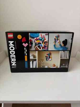 Lego keräilijän poistomyynti, jossa myynnissä useampia Helsinki