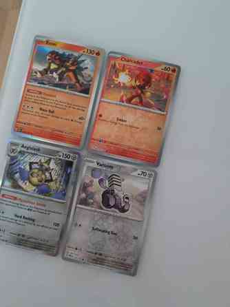 Pokemon holo-kortit yhteishintaan Vantaa