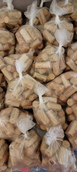 KORKKEJA ASKARTELUUN, 2.5e/pussi (yksi pussi sisältää 30kpl), jäljellä 13 pss Espoo – foto 3