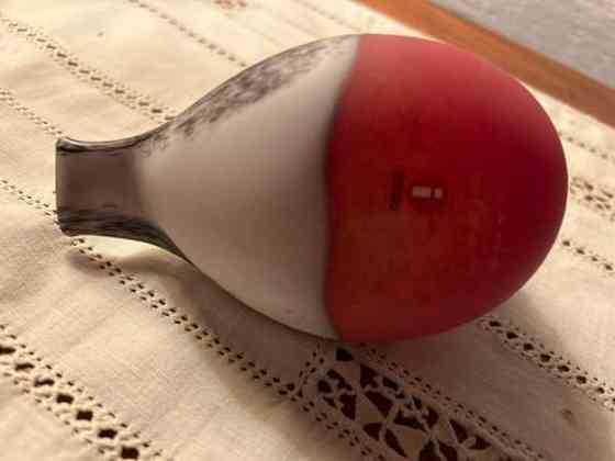 Punatulkku, sign O.Toikka Nuutajärvi Helsinki