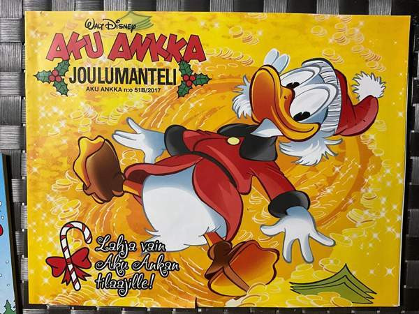 Aku Ankka Joulumantelit v. 1987 2012 ja 2017 (5e/kpl) Hattula – foto 4