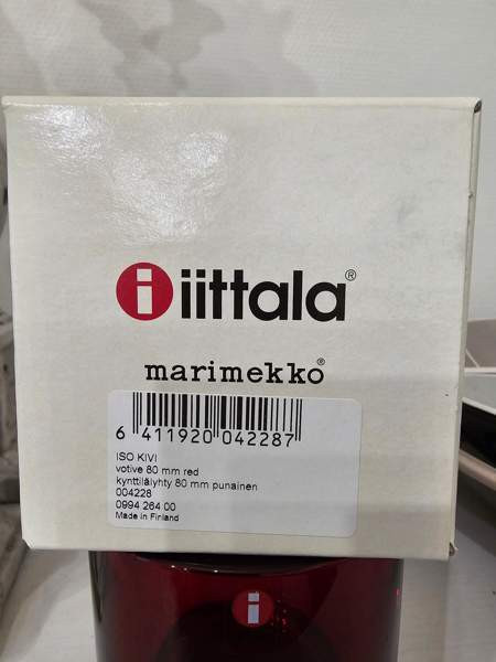 Iso punainen kivi tuikku Tampere - valokuva 3