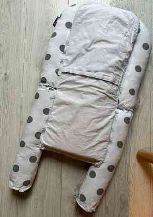 Unipesä kiilatyynyllä (Carena) Espoo