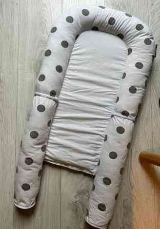 Unipesä kiilatyynyllä (Carena) Espoo