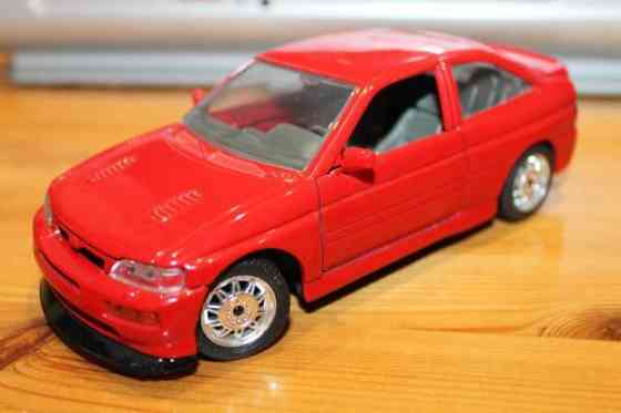 1994 pienoismalli Italia auto Ford Escort RS Cosworth 1:24 17CM vanha 90-luku Tampere