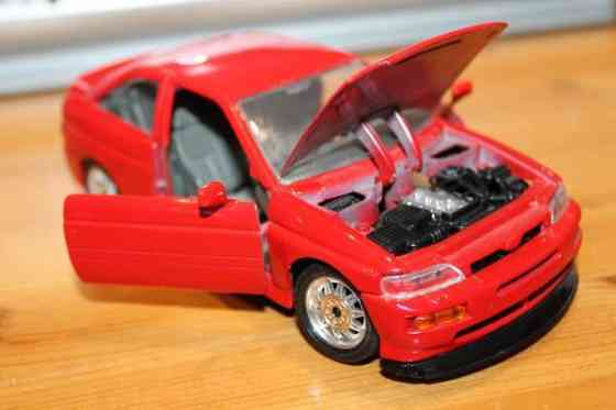 1994 pienoismalli Italia auto Ford Escort RS Cosworth 1:24 17CM vanha 90-luku Tampere