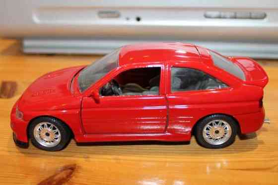 1994 pienoismalli Italia auto Ford Escort RS Cosworth 1:24 17CM vanha 90-luku Tampere