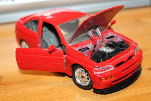 1994 pienoismalli Italia auto Ford Escort RS Cosworth 1:24 17CM vanha 90-luku Tampere – foto 6