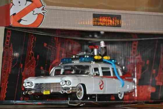 The Ghostbusters auto paketissa 1:24 Haamujengi elokuva Cadillac 1959 23cm Tampere