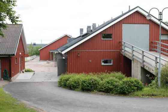 Vuokralle annetaan: Tallipaikka Tuomarinkartanon Kilpatallissa Helsinki