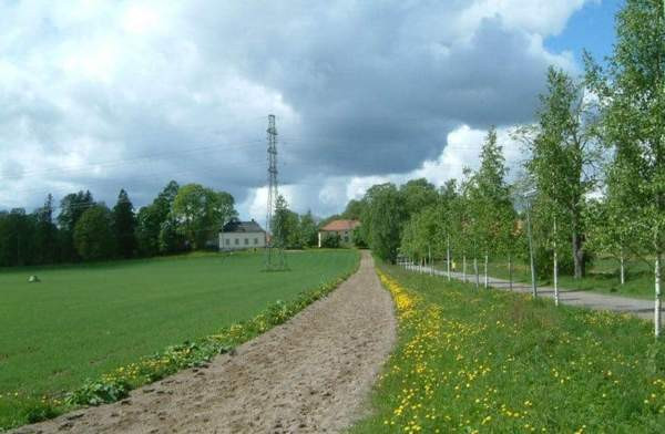 Vuokralle annetaan: Tallipaikka Tuomarinkartanon Kilpatallissa Helsinki - изображение 4