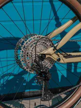 Sähkö Täysjousto Maastopyörä Besv (Shimano ep8) Tampere