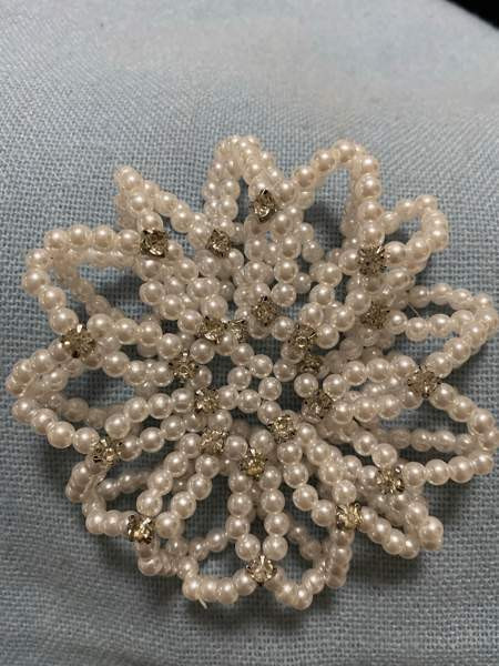 Hiuskoriste, hiusvwekko, helmipinni, hiustarvike, kouluratsastus, Espoo – foto 5