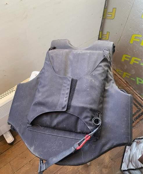 Usg hybridi paukkuliivi, ei ikinä tiputtu. XS Lohja - photo 2