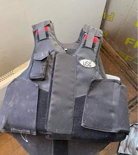 Usg hybridi paukkuliivi, ei ikinä tiputtu. XS Lohja - photo 1