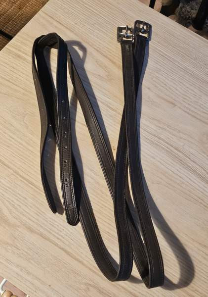 Ruskeat jalustinhihnat 140cm Турку - изображение 1