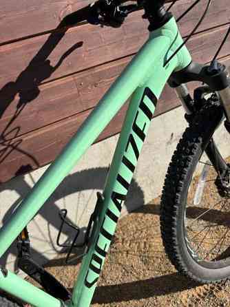 Specialized maastopyörä Akaa